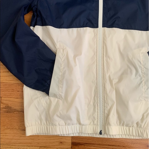 Men’s Volcom Navy and Cream Windbreaker Jacket - Picture 6 of 12